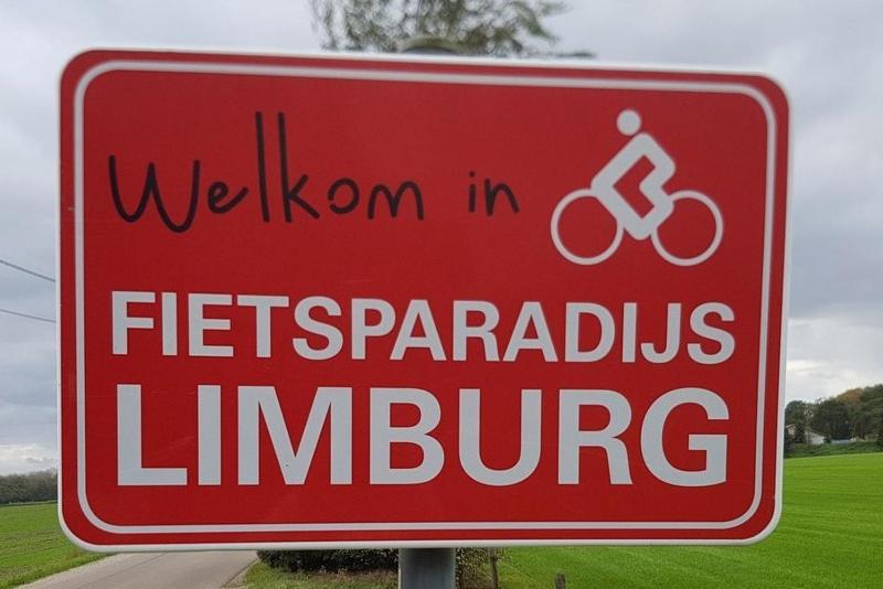 6-Pers Vakantiebungalow In Het Heuvelland Simpelveld Kültér fotó